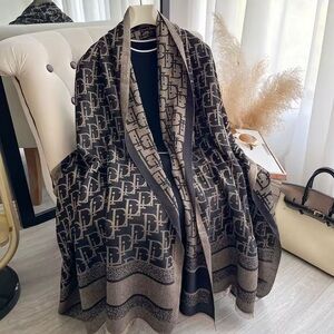 🆕 Black & Gold Shimmer Light Luxury Scarf